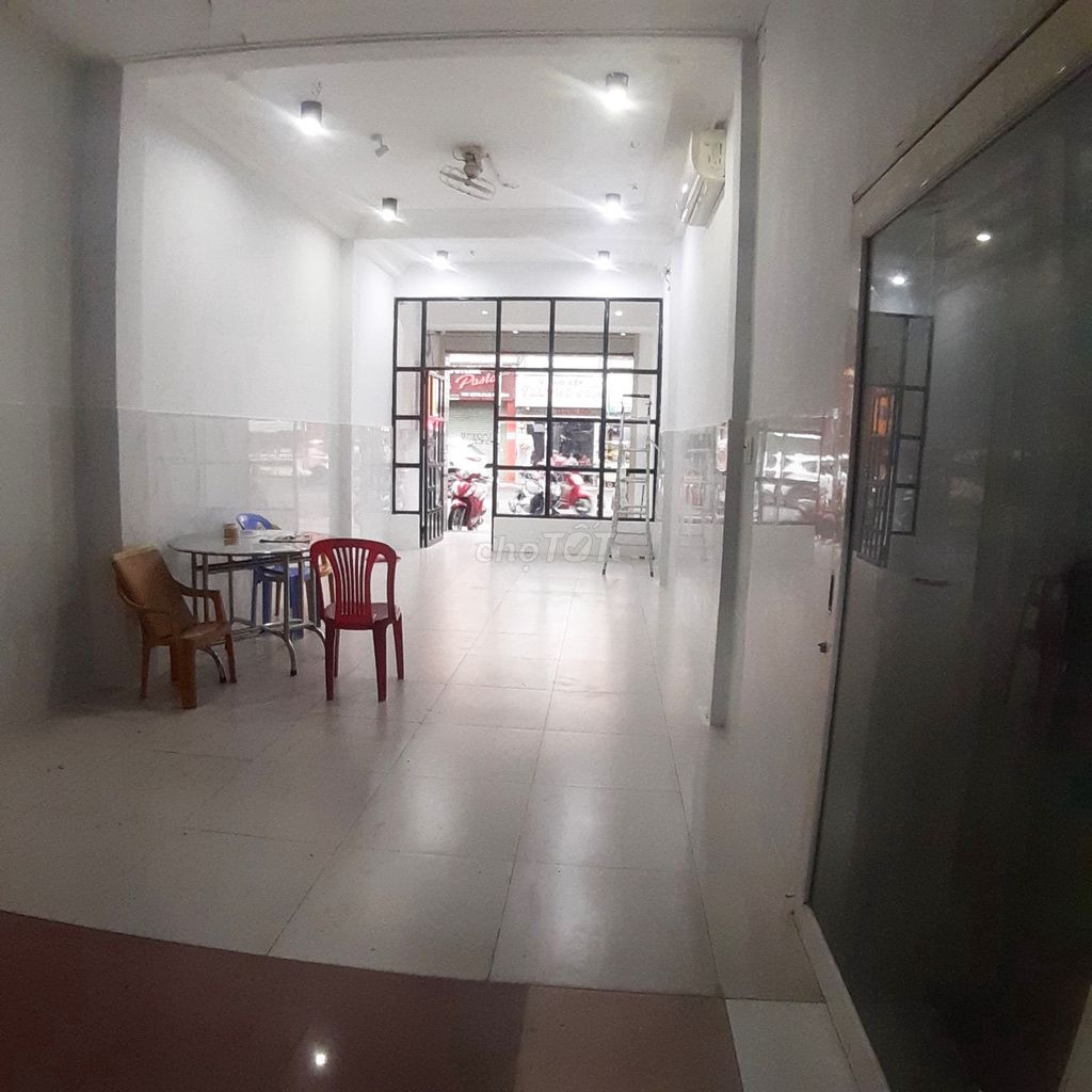 Cần Sang HĐ nhà nguyên căn Góc 2 Mặt tiền đường Cách Mạng Tháng 8, P7, Quận Tân Bình